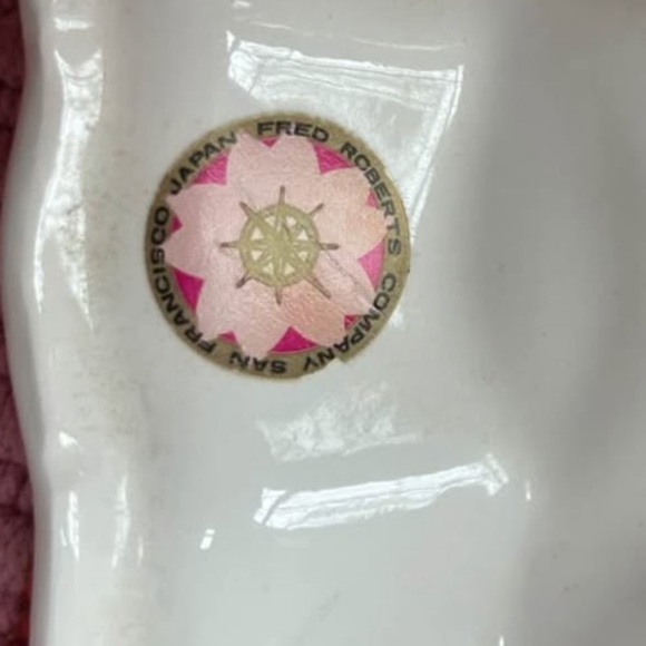 EUC like new vintage white painted ceramic lobster decor.  Nautical perfection! - Picture 3 of 8